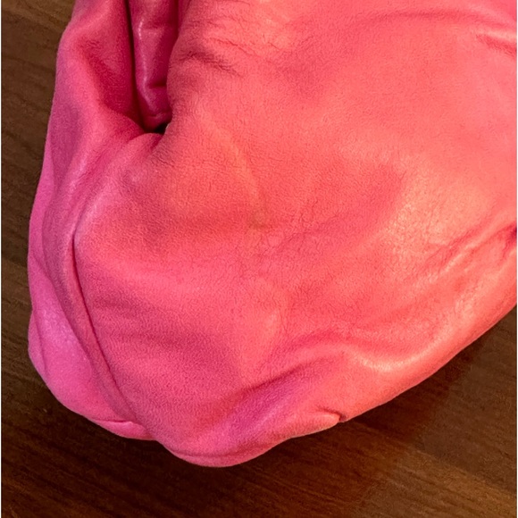 SOLD 🌟4xHP🌟VTG 1980s Pink Leather Shoulder Bag w/ Button Accent by Margolm USA - Picture 14 of 16